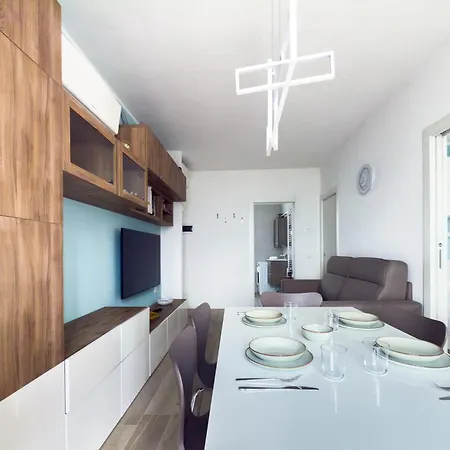 Lucky House - Free Wi-fi And Private Parking Included Apartman *